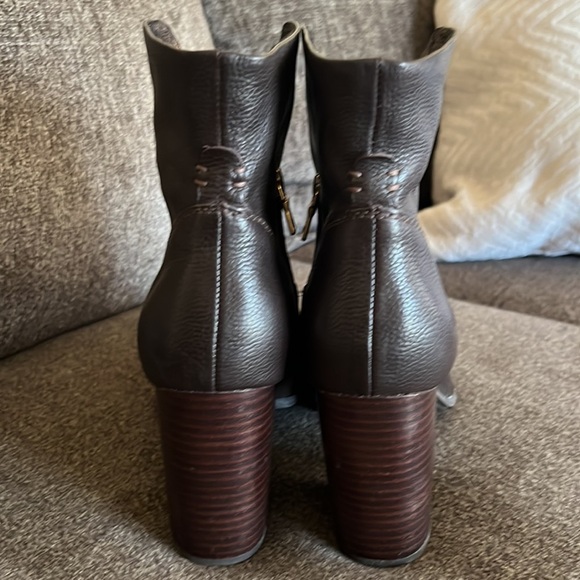 Luca Lane Kat Brown Fold Over
Bootie Size 11 - Picture 7 of 15